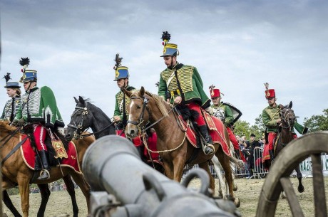 A világ legnagyobb huszárszobrát is felavatják a VIII. Honvédfesztiválon